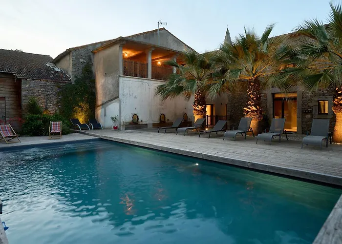 Bel Avec Piscine Chauffée Pezens