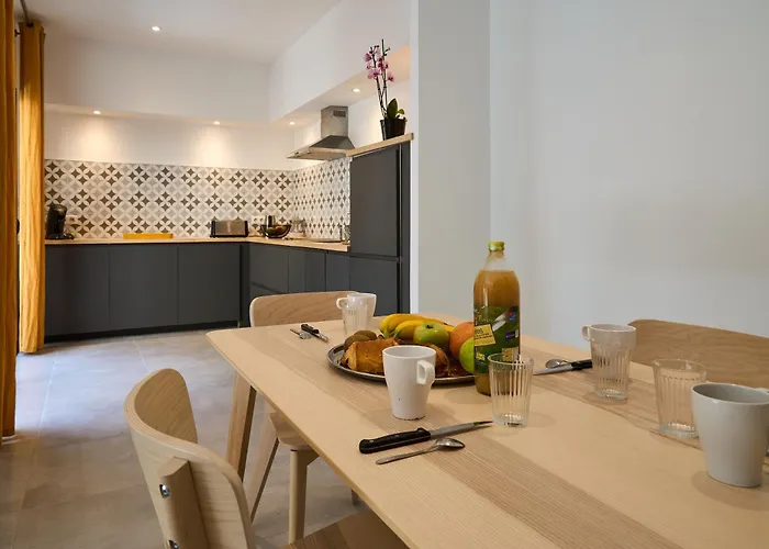 Bel Avec Piscine Chauffée Appartement *